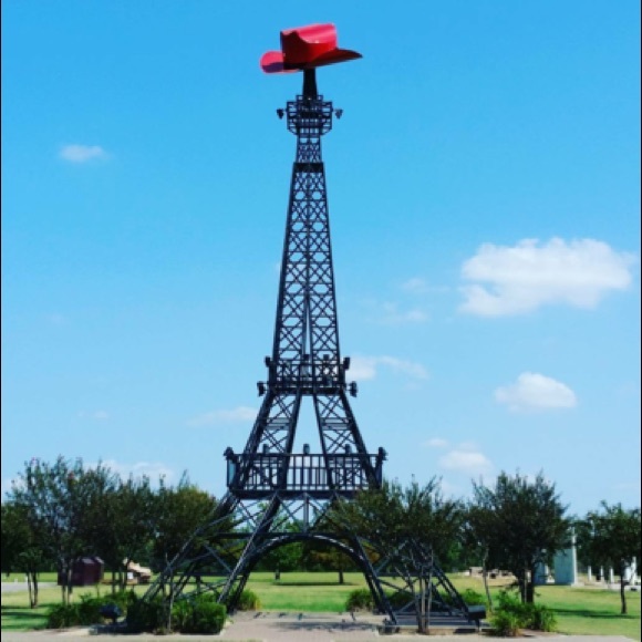 Meet Posh Ambassador Jennifer. - Picture 1 of 1